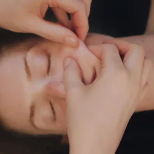 Masaje Facial Kobido